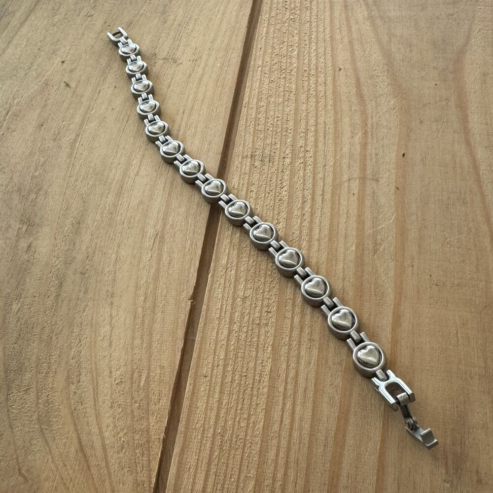 Metal Heart Motif Bracelet 7” Link With Latch Closure Hinged Articulated Chain